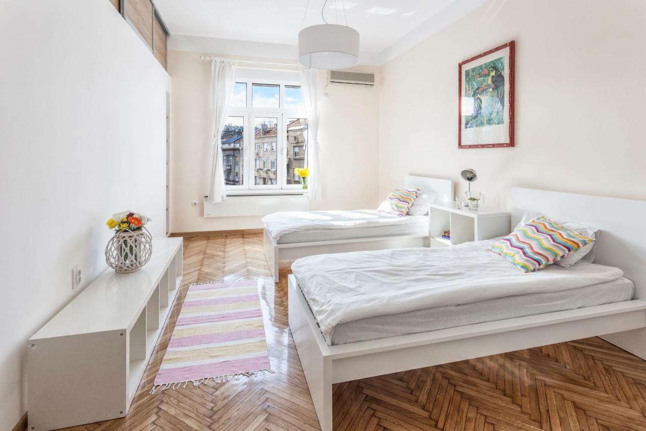 99 Muses Apartments Dordegol Екстер'єр фото